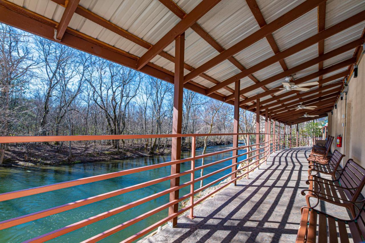 River Bend Inn - พิเจนฟอร์จ ภายนอก รูปภาพ