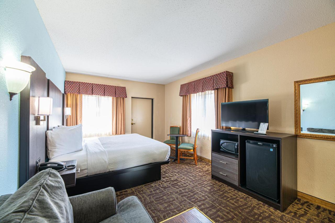 River Bend Inn - พิเจนฟอร์จ ภายนอก รูปภาพ