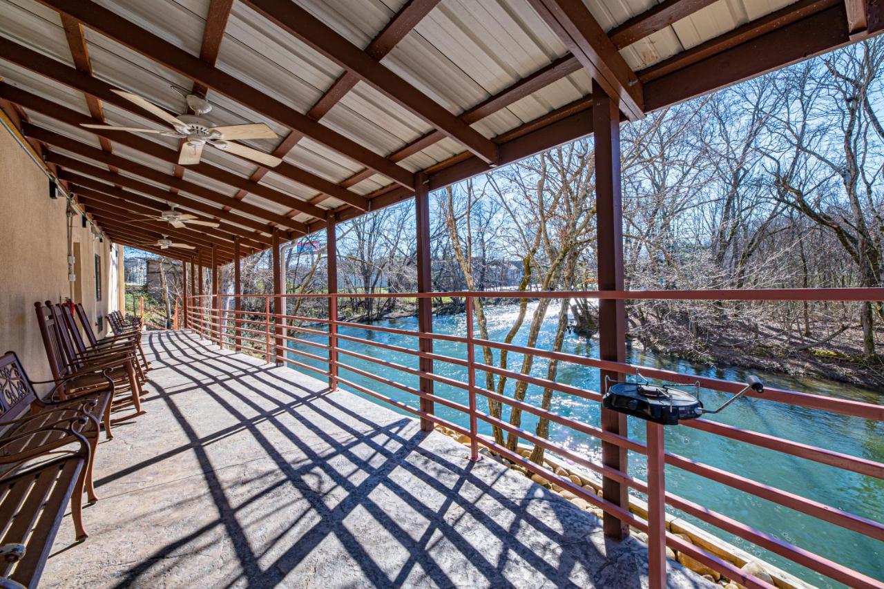 River Bend Inn - พิเจนฟอร์จ ภายนอก รูปภาพ