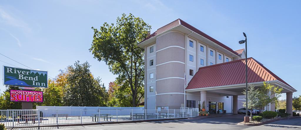River Bend Inn - พิเจนฟอร์จ ภายนอก รูปภาพ